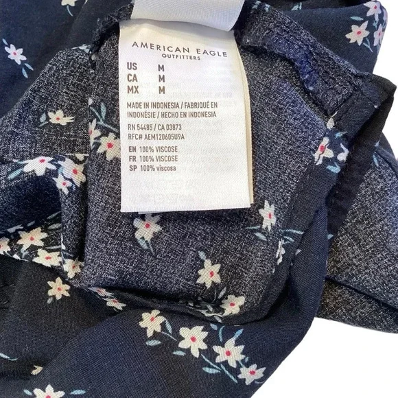 American Eagle Top Women Sz M Black Button Down Floral‎ NWOT - Picture 8 of 9